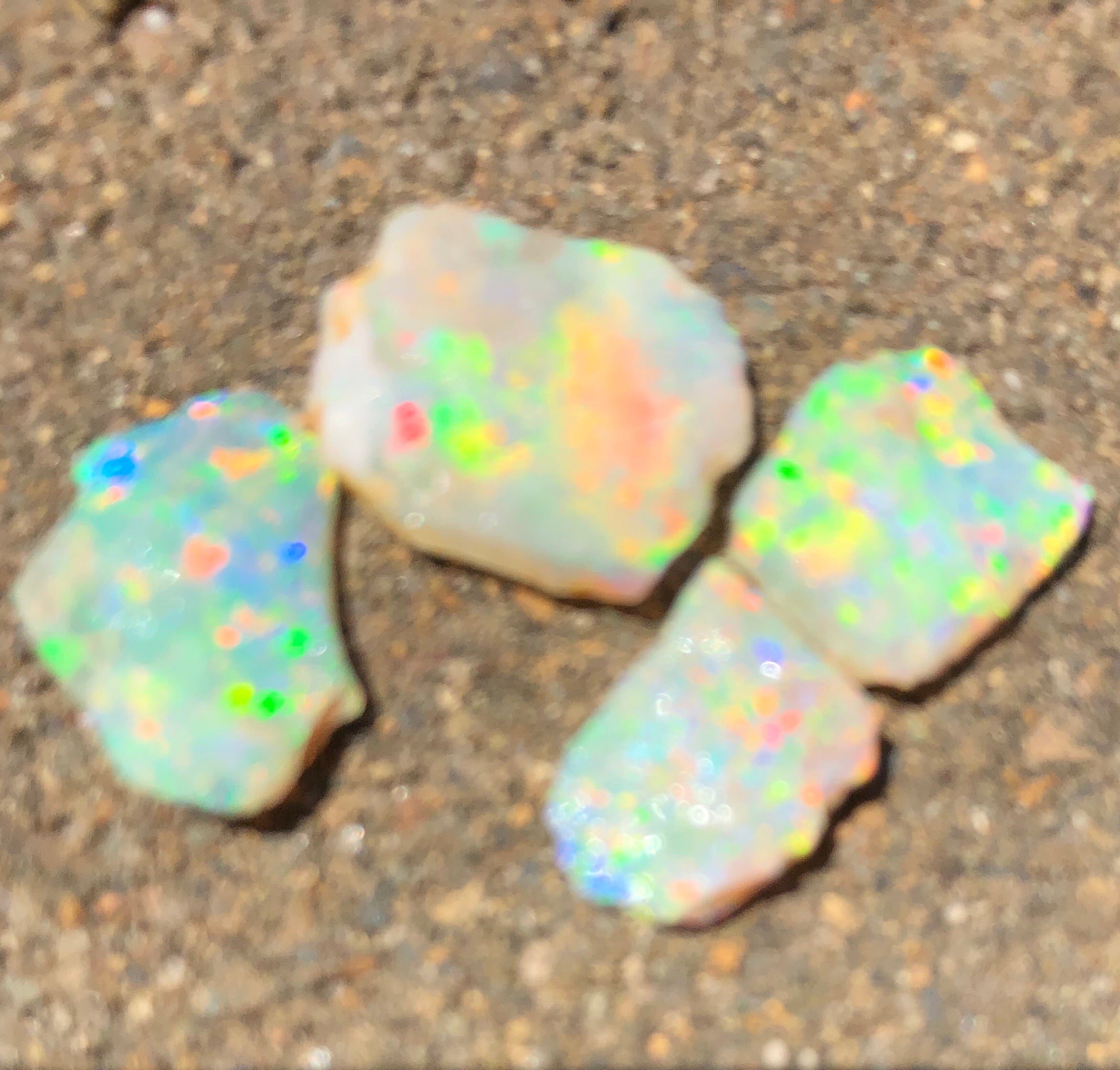 Bright rough crystal opal